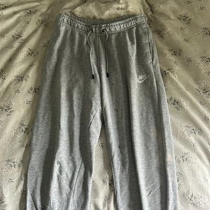 Women’s Small Nike Grey Sweatpants